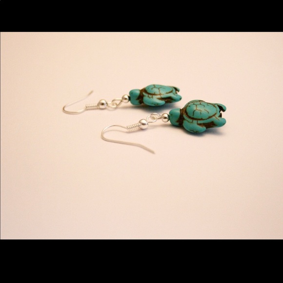 HP🎊 Turtle Turquoise Gemstone Dangle Earrings - Picture 2 of 3